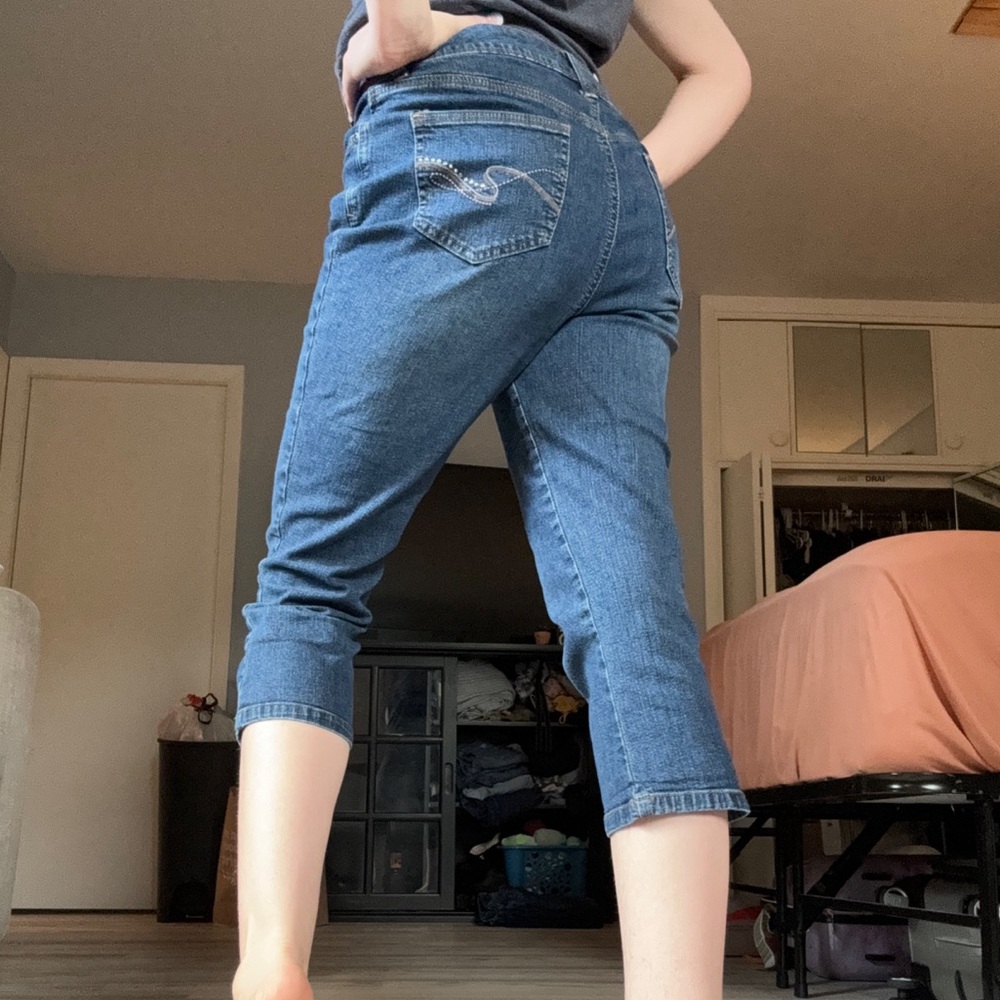 St. John’s Bay Size 6 Women’s Blue Jeans Capris Length